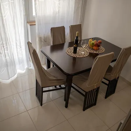 Viollet Apartment